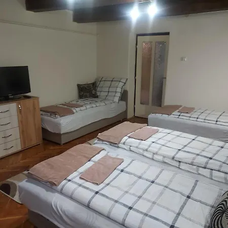 Tisza-holtag Vendeghaz Apartment *